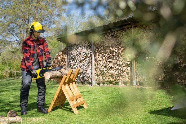 Фото - Цепная пила Karcher CNS 18-30  (9.611-915.0)