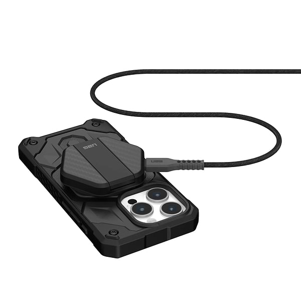 Фото - Беспроводное зарядное устройство UAG Wireless Charging Pad With Stand, Black/Carbon Fiber (9B4410114042)