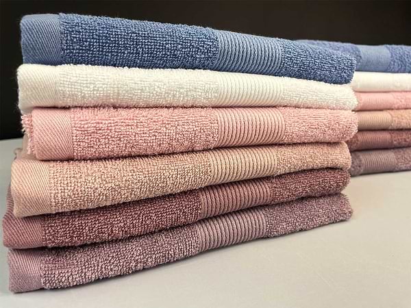 Фото - Полотенце для лица GM Textile белое махровое с бордюром 50х90