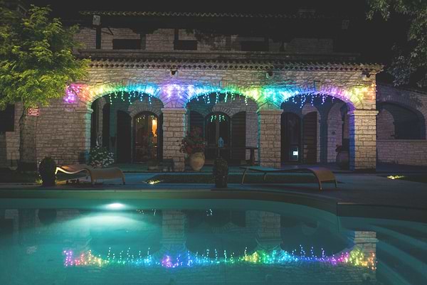 Фото - Гирлянда-штора Twinkly Smart LED Icicle RGBW 190, BT+WiFi, Gen II, IP44, прозрачный (TWI190SPP-TEU)