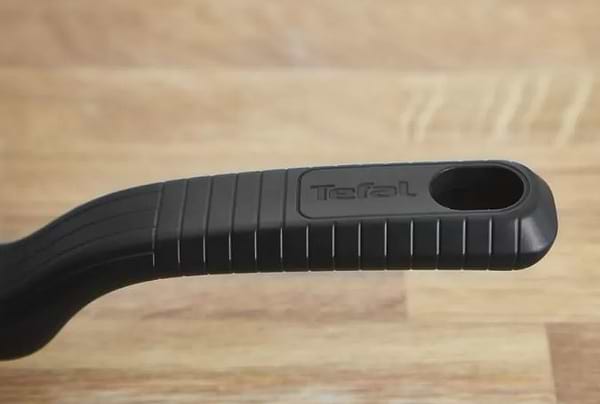 Фото - Сковорода универсальная Tefal G7260244 Comfort Max 20 см