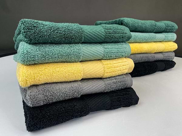 Фото - Полотенце банное GM Textile зеленое махровое зеро твист с бордюром 100х150