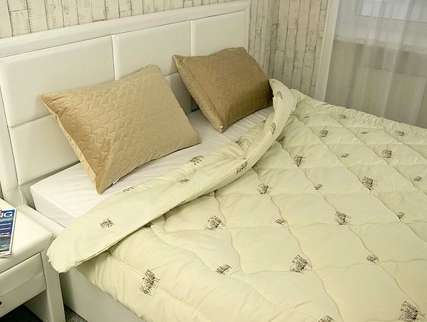 Фото - Ковдра всесезонна полуторна Руно 155х210 см вовняна Comfort+ Sheep (317.52ПШК+У_Sheep)