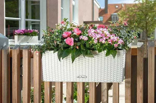 Фото - Вазон Lechuza 50\19\19 Балконера Котедж Белый 15600