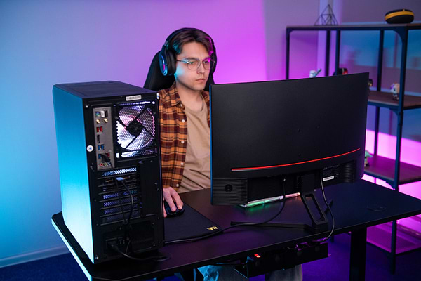 Фото - Стол компьютерный 2E OTOROSHI (2E-GT-OTO-BK)