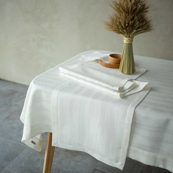 Фото - Скатертина прямокутна Едельвіка Касабланка 300х150 см молочна (275-23/00)