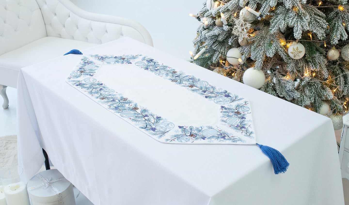 Скатерть раннер Едельвіка Зимняя красота белая 1,07x0,43 см (379-21/00)