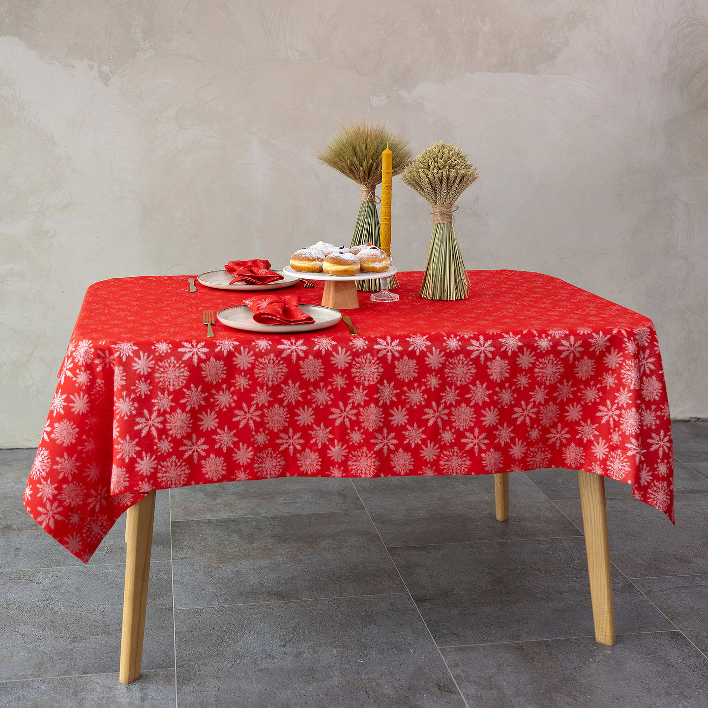 Скатерть прямоугольная Едельвіка Снежинки 240х145 см Червона (248-23/00)