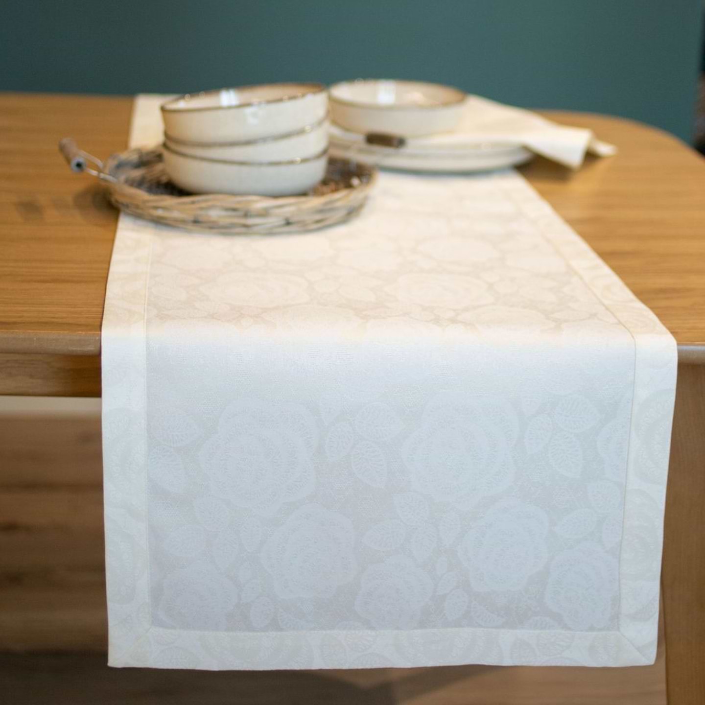 Скатертина раннер Едельвіка Камелія молочний крем 140х40 см (418-23/00)