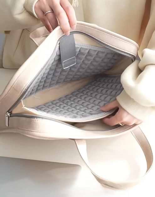 Фото - Сумка для ноутбука MAXPRO Брендовая с подвеской в ​​виде медведя бежевого 16"