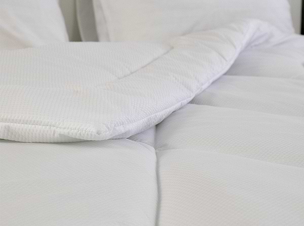 Фото - Одеяло всесезонное полуторное Руно 140х205 силиконовая белая (321.52СЛБ_Белый_1)