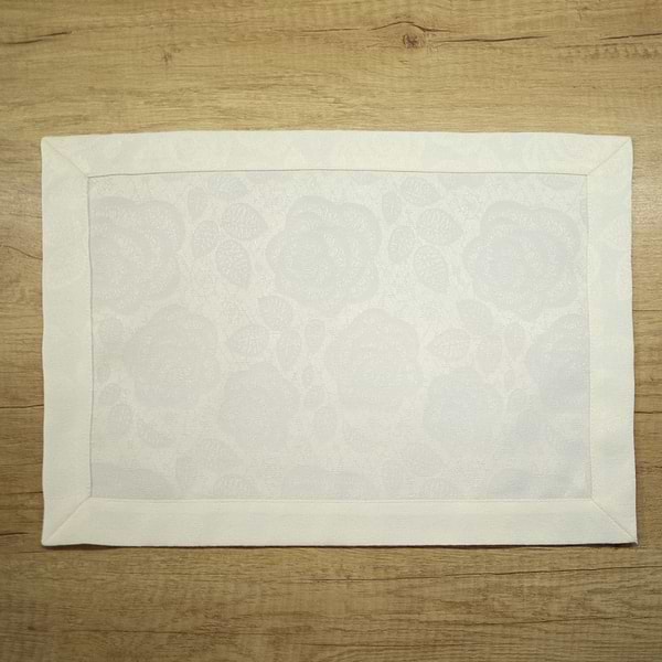 Фото - Набір серветок під чашку Едельвіка Камелія молочний крем 30х40 см 2 шт. (421-23/00)