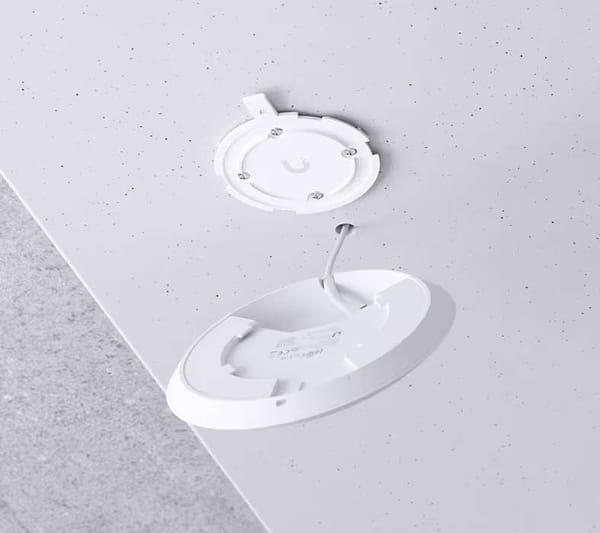 Фото - Точка доступу Ubiquiti U6+
