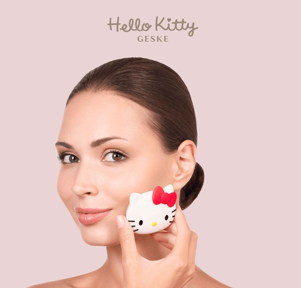 Фото - Щетка для чистки лица GESKE Facial Brush З в 1 by Hello Kitty пудровый (HK000016ST01)