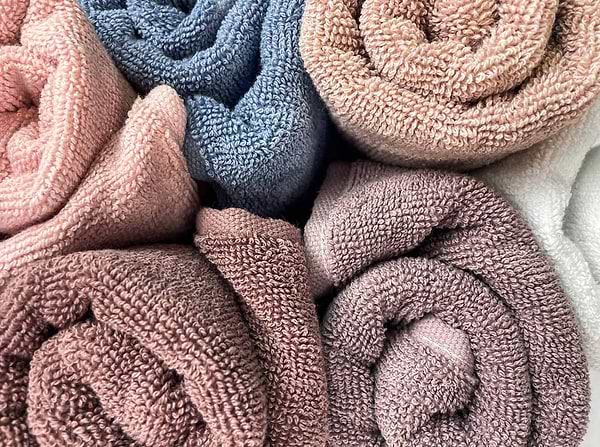 Фото - Полотенце банное GM Textile Миладо кофейное махровое велюр 100х150