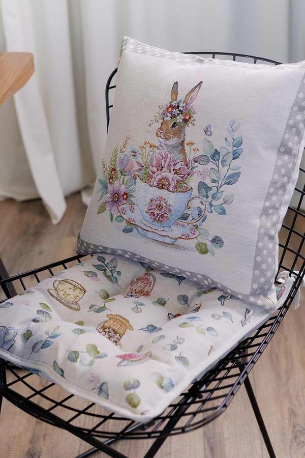Фото - Подушка декоративна Прованс гобеленова Чарівність зайчихи 45х45 см (044282)