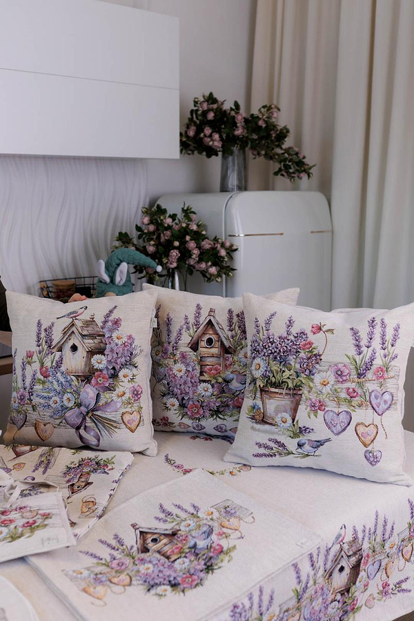 Фото - Подушка декоративна Прованс гобеленова Лавандовий садок пташка біля шпаківні 45х45 см (044312)