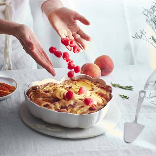 Фото - Форма для приготування Emile Henry Серце 26.5х24.5х6.5 см Бежевий (026153)