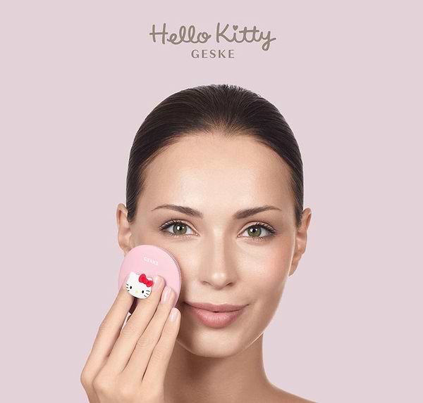 Фото - Щітка для чищення обличчя GESKE Facial Brush З в 1 by Hello Kitty рожевий з тримачем (HK000052PI01)
