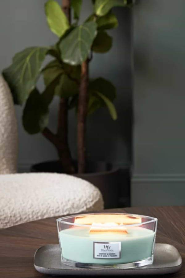 Фото - Свічка скло Woodwick Ellipse Sagewood & Seagrass (Полин та Морська трава) 453г (1728630E)