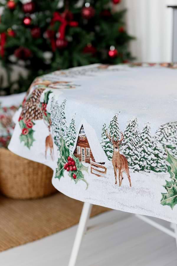 Фото - Скатертина овальна Прованс Новорічна гобеленова Squirrel 135х180 см (041763)