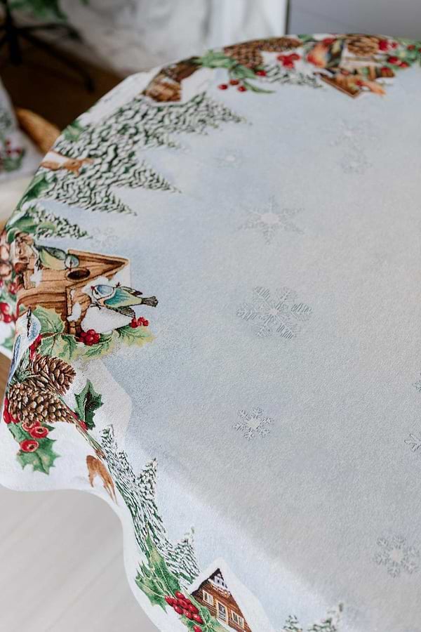 Фото - Скатертина овальна Прованс Новорічна гобеленова Squirrel 135х180 см (041763)