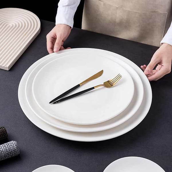 Фото - Тарілка обідня Helfer 21-04-274 18 см