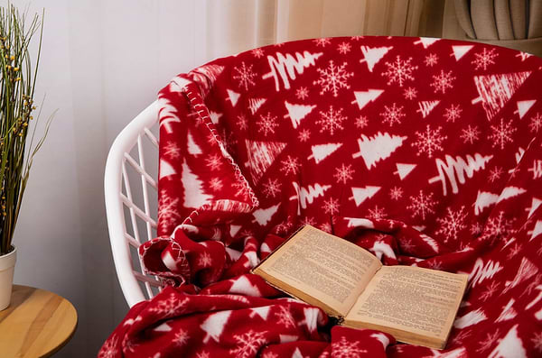 Фото - Плед односпальний Ardesto Fleece 130x160 см засніжені ялинки (ART0715PB)