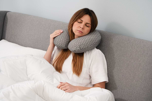 Фото - Подушка ортопедическая Ardesto Sleepwell Travel 34х29 (ART3429NEP)