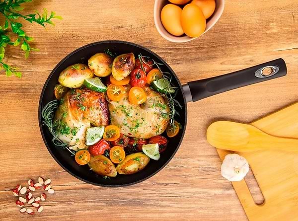 Фото - Сковорода універсальна Aureti PRATICO 22 см (AU-100-22)