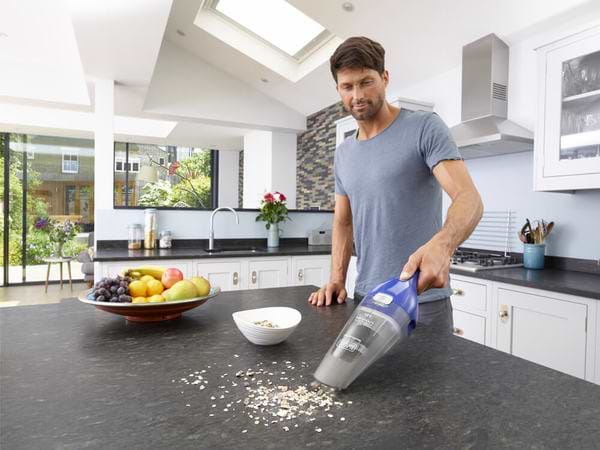 Фото - Пылесос ручной для дома Black&Decker NVC115WA