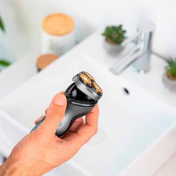 Фото - Бритва Cecotec Bamba PrecisionCare Titanium PerfectCut (CCTC-04199)