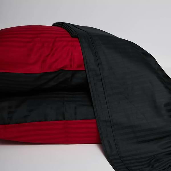 Фото - Комплект постільної білизни Moon&Star Satin Stripe Dark Romance 200х220 нав. 70х70 см 2 шт. (MS-880000668)