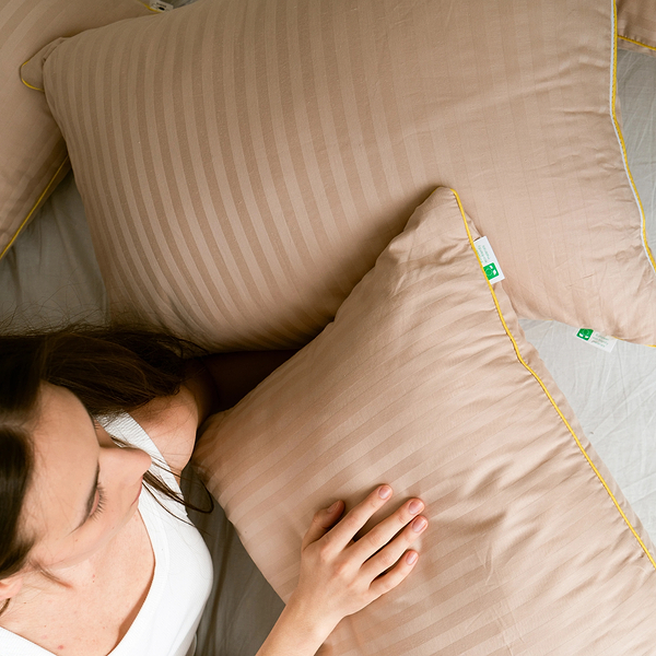 Фото - Подушка стандартная MirSon Extra Premium Carmela 104 40x60 см (2200000017284)