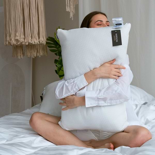 Фото - Подушка стандартная MirSon №822 Julia Тенсель Modal Hand made 70х70 см (2200003197563)