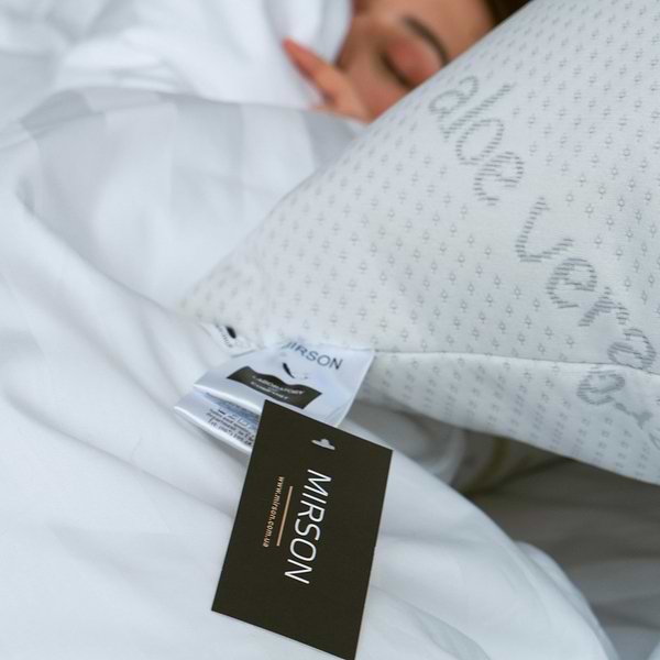 Фото - Подушка стандартная MirSon №810 Dorotea 3M Thinsulate Hand made 60х60 см (2200003197198)