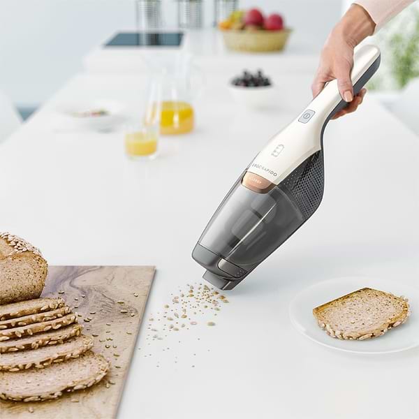 Фото - Пылесос ручной для дома Electrolux EER7ALLRGY