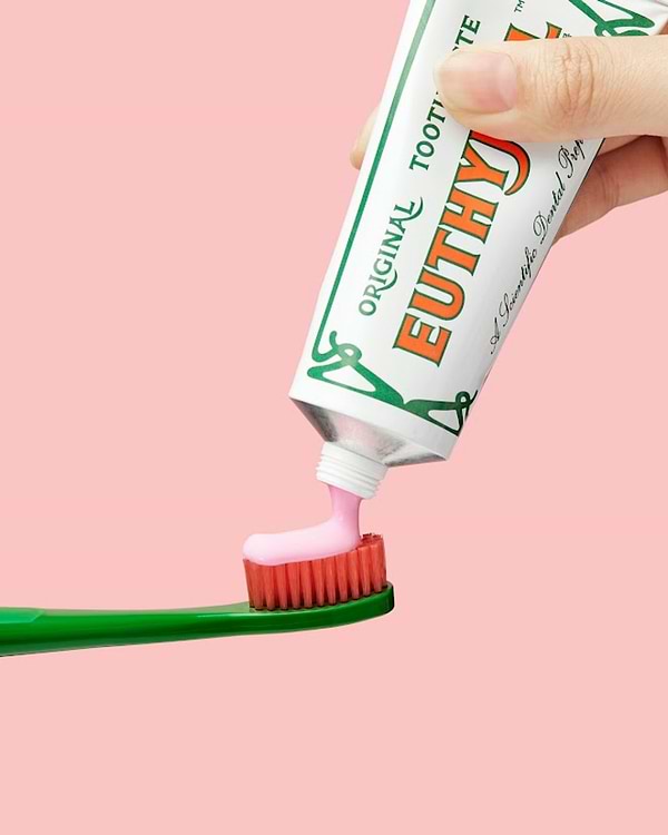 Фото - Зубна щітка Euthymol Regular Soft (8801051171013)