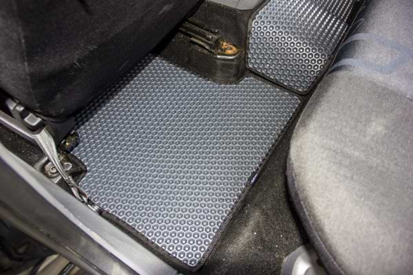 Фото - EVA коврики в салон авто EVAtech для Focus (C307) 5-doors MT Ford 2005-2010 2 поколение Htb EU FD32209CV5SGB