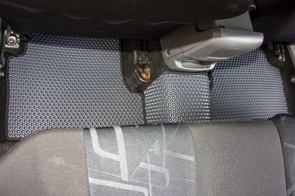 Фото - EVA коврики в салон авто EVAtech для Focus (C307) 5-doors MT Ford 2005-2010 2 поколение Htb EU FD32209CV5SGB