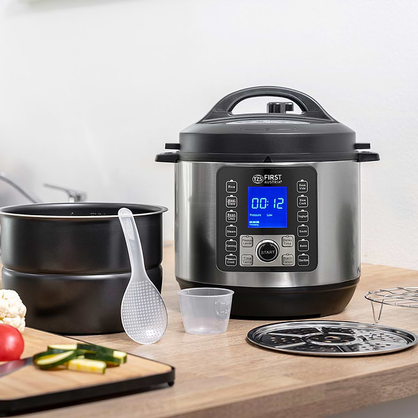 Фото - Мультиварка-скороварка First FA-5130-2-SI