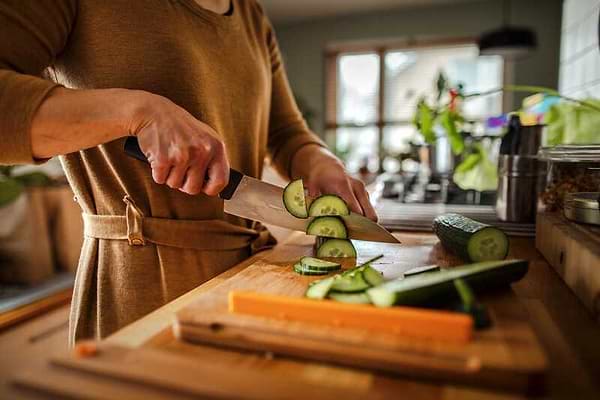 Фото - Ніж кухонний Fiskars FF для шеф-кухаря великий (1057534)