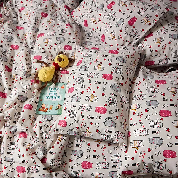 Фото - Комплект постільної білизни Moon&Star Бязь Gold Люкс Cute Cats 200х220 нав. 4х70х70 (MS-820009079)