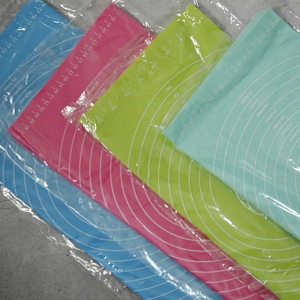 Фото - Килимок для випічки Gusto GT-4565-1 45х65 см (зелений)