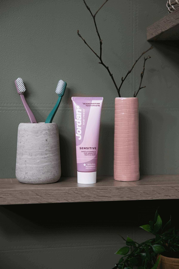 Фото - Зубна паста Jordan з цинком та ксилітом 75 мл (57000063)