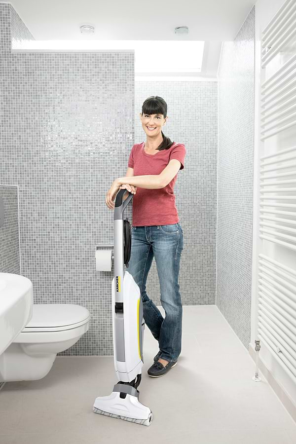 Фото - Пылесос ручной для влажной уборки дома Karcher FC 5 Premium (1.055-560.0)