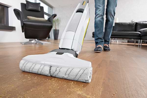 Фото - Пылесос ручной для влажной уборки дома Karcher FC 5 Premium (1.055-560.0)
