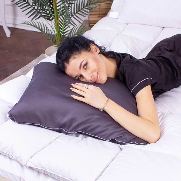 Фото - Подушка ортопедична MirSon №4095 Delicate Satin 0240 Iron Grey Men 59х43х12 см (2200006423096)