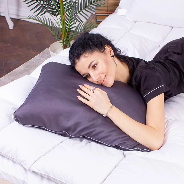 Фото - Подушка ортопедична MirSon №4095 Delicate Satin 0240 Iron Grey Men 59х43х12 см (2200006423096)