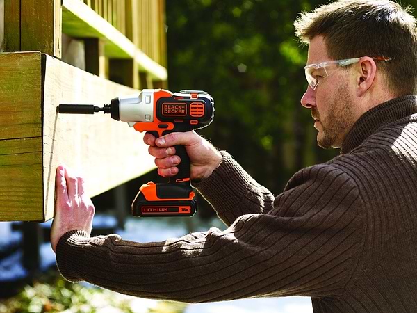 Фото - Многофункциональный инструмент Black&Decker MT218K